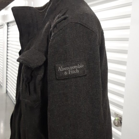 Abercrombie & Fitch - Picture 2 of 4